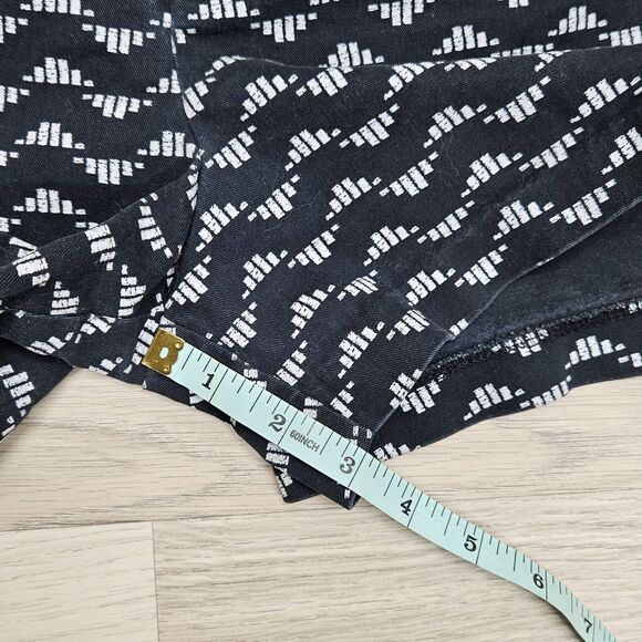 OLD NAVY Women Navy Blue Patterned Pixie Chino Shorts Size 2 - Picture 6 of 7